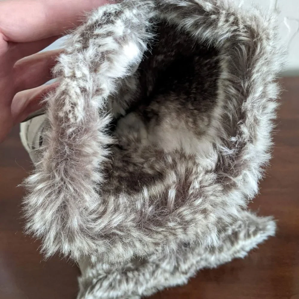 TOMS Vista Suede Boots in Desert Taupe - Picture 8 of 13